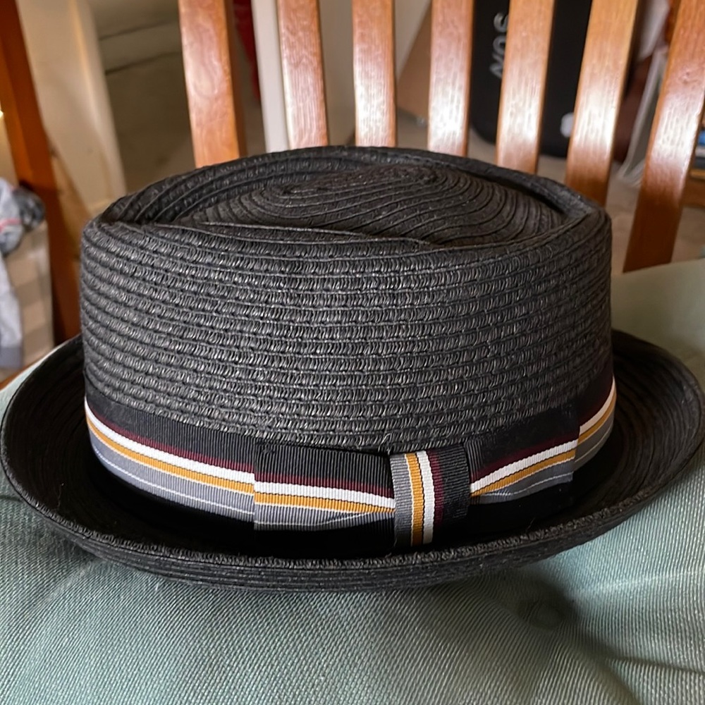 Women’s Hats In The Belfry pork pie woven hat. Size small. Great condition!